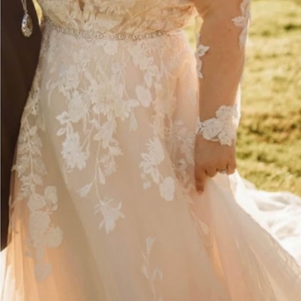 A-line Blush Tulle Lace Wedding Dress with Sleeves, Plunge and Backless